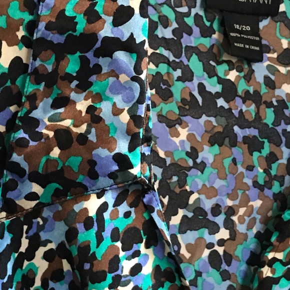 Lane Bryant BLUE SATINY TOP W RUFFLED CAP SLEEVE - Picture 6 of 9